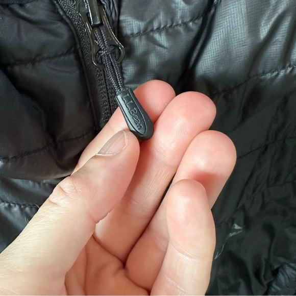 L.L. Bean Men's PrimaLoft Packaway Hooded Jacket - Picture 10 of 15